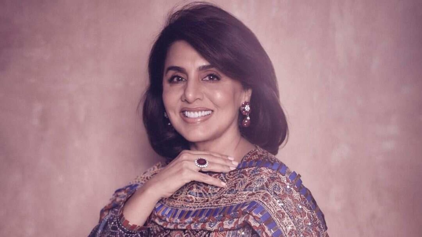 Neetu Kapoor looks ageless in Abu Jani-Sandeep Khosla, tells fans to