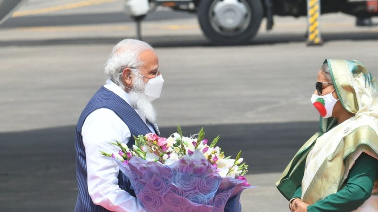 For ‘special welcome’ in Dhaka, Modi thanks Bangladesh PM Sheikh Hasina