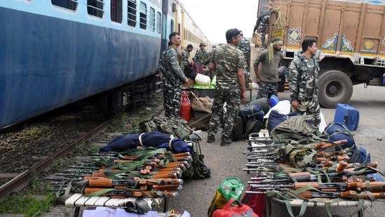 CRPF personnel arriving for the upcoming Bengal elections, at the Chitpur Rail Yard in Kolkata on Saturday. (ANI) CRPF personnel arriving for the upcoming Bengal elections, at the Chitpur Rail Yard in Kolkata on Saturday. (ANI)