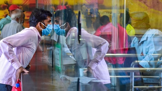 India saw a huge spike of 59,118 cases of the coronavirus disease in the last 24 hours, the Union ministry of health and family welfare’s data showed this morning. (PTI file photo) India saw a huge spike of 59,118 cases of the coronavirus disease in the last 24 hours, the Union ministry of health and family welfare’s data showed this morning. (PTI file photo)