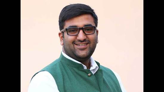 Arjun Chautala, INLD leader and son of Abhay Chautala, said that they have started quarantine and isolation facilities for Covid-19 infected farmers at the makeshift Jan Nayak Chaudhary Devi Lal Kisan Hospital near Tikri border. (HT FILE) Arjun Chautala, INLD leader and son of Abhay Chautala, said that they have started quarantine and isolation facilities for Covid-19 infected farmers at the makeshift Jan Nayak Chaudhary Devi Lal Kisan Hospital near Tikri border. (HT FILE)