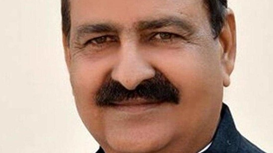 BJP legislator Arun Narang reached Malout on Saturday along with local leaders to address a press conference. (HT File Photo) BJP legislator Arun Narang reached Malout on Saturday along with local leaders to address a press conference. (HT File Photo)