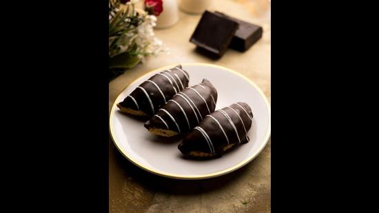 Chocolate gujiyas (Sourced) Chocolate gujiyas (Sourced)