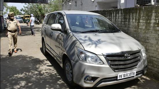 Police found a liquor bottle inside the car and suspect that he had consumed excessive liquor before his death. (Harsimar Pal Singh/HT)