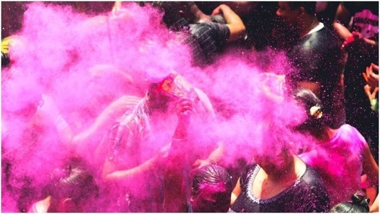 Skincare and haircare tips for Holi (Unsplash) Skincare and haircare tips for Holi (Unsplash)