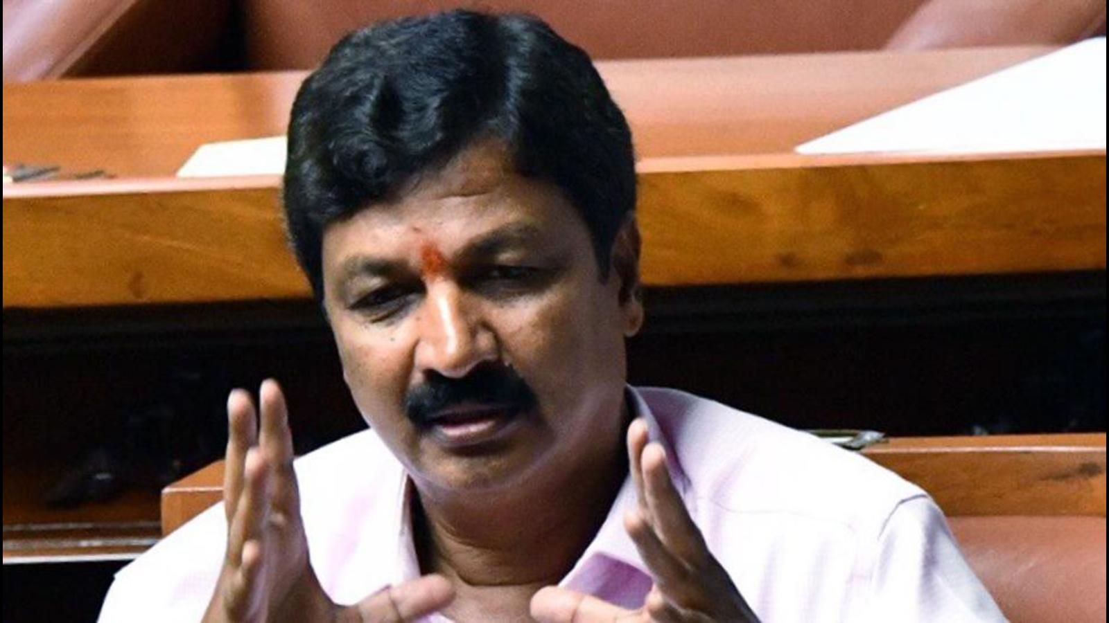 Bhuvaneswari Beautiful Sex Bhuvaneswari Sex - Ramesh Jarkiholi claims Karnataka Congress chief DK Shivakumar behind sex  tape | Latest News India - Hindustan Times
