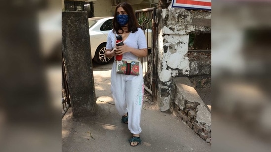 The actor opted for a white button-down ribbed crop top and teamed it with a pair of matching sweatpants.(Varinder Chawla)