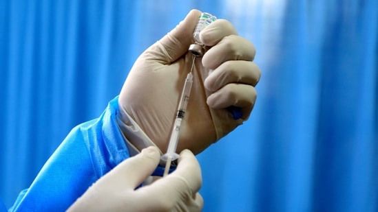 Eight states - Kerala, Madhya Pradesh, Karnataka, West Bengal, Gujarat, Uttar Pradesh, Rajasthan and Maharashtra account for 60 per cent of the cumulative vaccine doses given so far.(AP) Eight states - Kerala, Madhya Pradesh, Karnataka, West Bengal, Gujarat, Uttar Pradesh, Rajasthan and Maharashtra account for 60 per cent of the cumulative vaccine doses given so far.(AP)