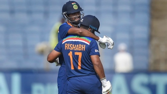 Rishabh Pant and Hardik Pandya stitched a 99-run stand.(PTI)