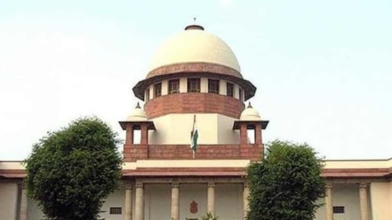 The top court said the husband has already been given a long rope and he has not utilised the chances given to him to pay the maintenance to his estranged wife. (HT file) The top court said the husband has already been given a long rope and he has not utilised the chances given to him to pay the maintenance to his estranged wife. (HT file)