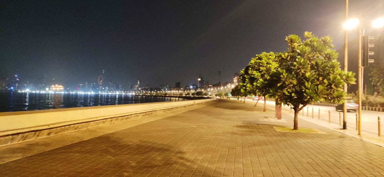 An empty Marine Drive on Sunday night (Anshuman Poyrekar/HT Photo) (Anshuman Poyrekar/HT Photo) An empty Marine Drive on Sunday night (Anshuman Poyrekar/HT Photo) (Anshuman Poyrekar/HT Photo)
