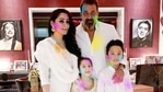 Sanjay Dutt with his wife Maanayata and twins, Iqra and Shahraan. 