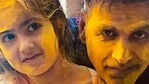 Akshay Kumar posted a cute photo with daughter Nitara on Holi 2021. Akshay Kumar posted a cute photo with daughter Nitara on Holi 2021.