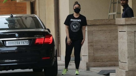 Kareena completed the look by tying her hair in a top knot and wearing a black face mask.(Varinder Chawla)