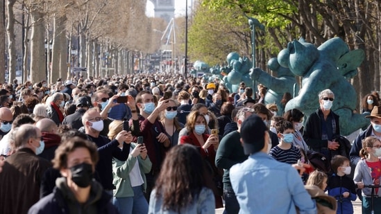 Paris Doctors Warn Of Catastrophic Overload Of Coronavirus Cases World News Hindustan Times
