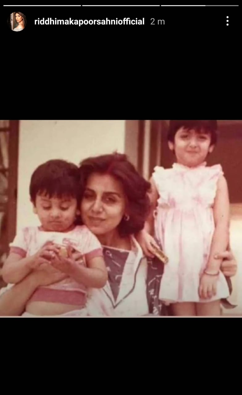 A little Ranbir Kapoor sits in Neetu Kapoor's lap while Riddhima Kapoor Sahni poses beside her in a throwback pic. A little Ranbir Kapoor sits in Neetu Kapoor's lap while Riddhima Kapoor Sahni poses beside her in a throwback pic.