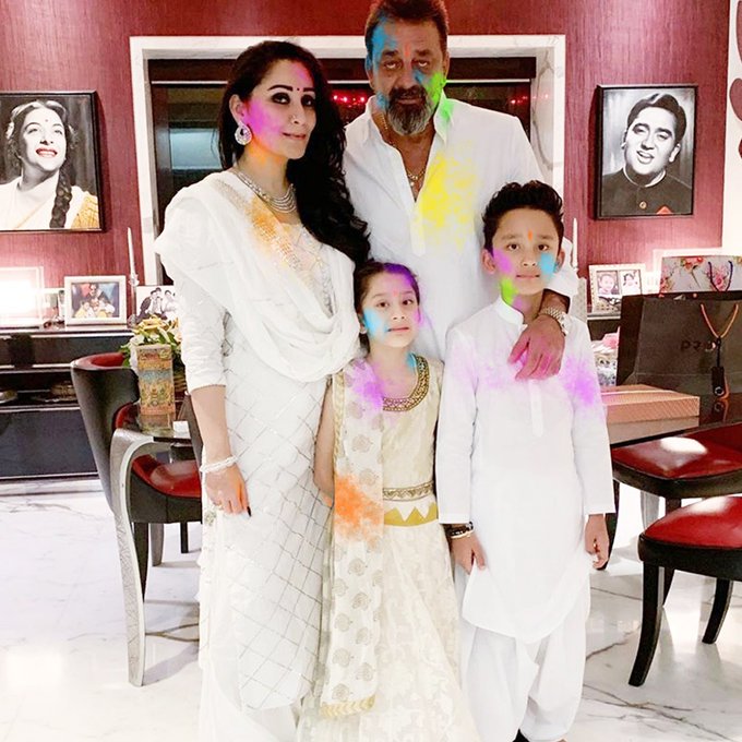 Actor Sanjay Dutt celebrating Holi at home with family. (@duttsanjay/Twitter ) Actor Sanjay Dutt celebrating Holi at home with family. (@duttsanjay/Twitter )