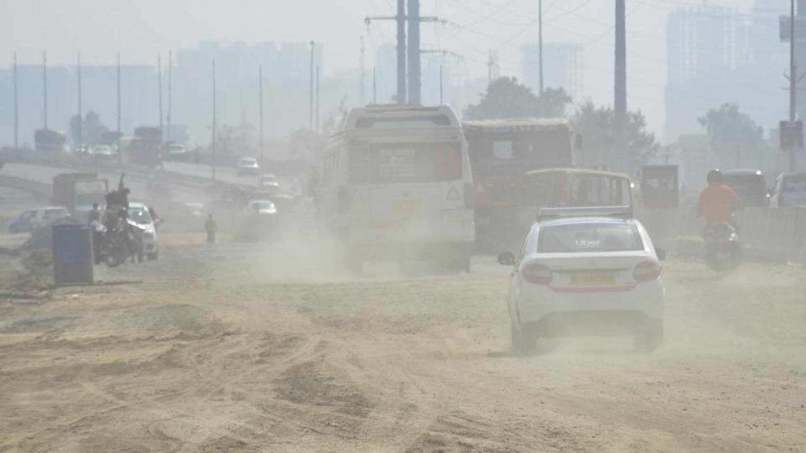 Dustladen winds from Rajasthan blow over Delhi, air quality