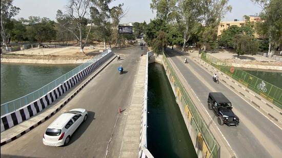 The widened Sidhwan Canal bridge, connecting BRS Nagar and Sarabha Nagar, in Ludhiana. (Gurpreet Singh/HT)