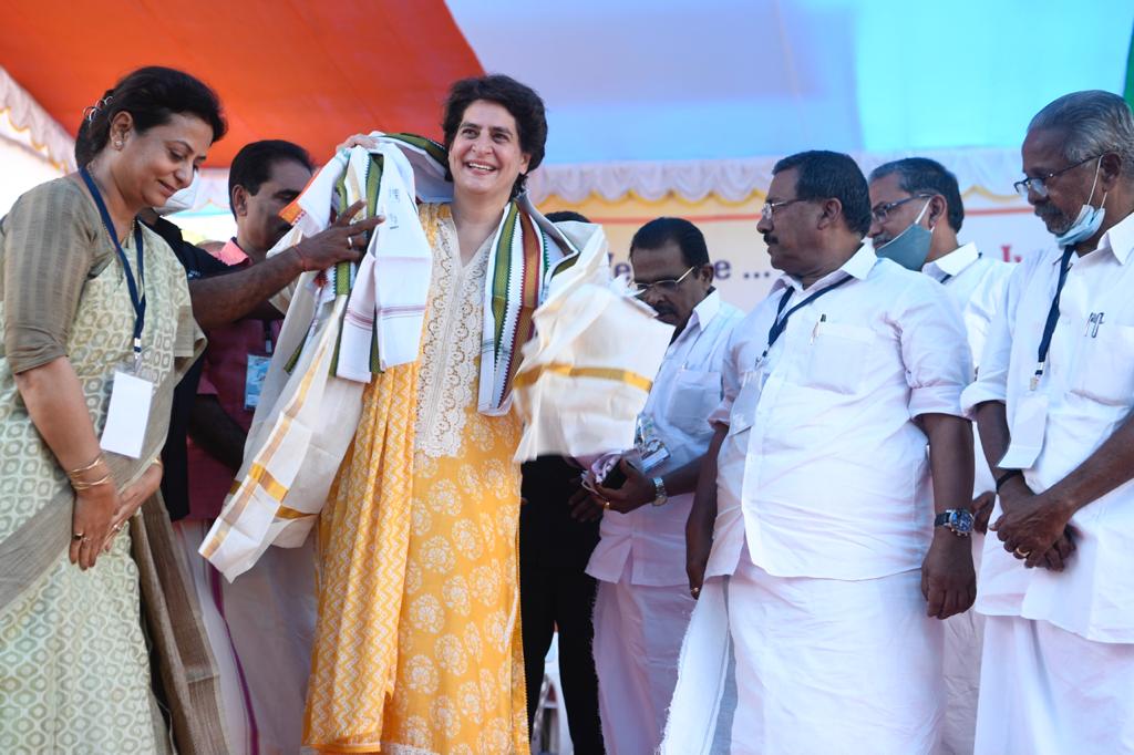 "Citizens of Kollam, Kerala have come out in massive numbers to extend their immense support to Smt. @priyankagandhi and the Congress-UDF. Kerala reposes its trust in good, clean & visionary governance," tweeted Congress. (Photo: INCIndia/ Twitter) "Citizens of Kollam, Kerala have come out in massive numbers to extend their immense support to Smt. @priyankagandhi and the Congress-UDF. Kerala reposes its trust in good, clean & visionary governance," tweeted Congress. (Photo: INCIndia/ Twitter)