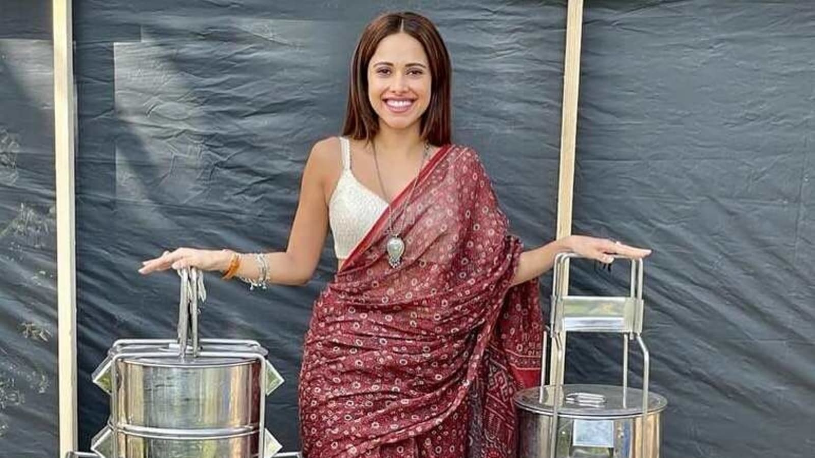 Akshay Kumar turns Nushrratt Bharuccha's personal photographer, reveals how she arrives on Ram Setu sets - Hindustan Times