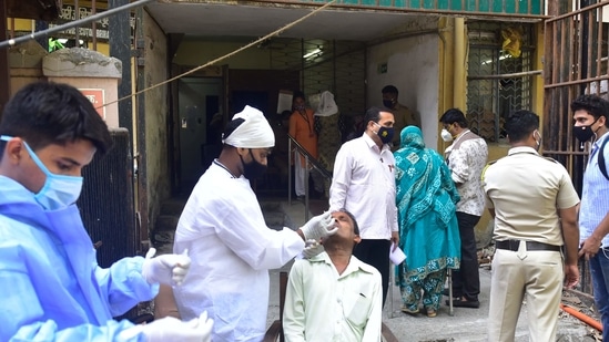 As many as 139 people succumbed to the disease while 23,820 recovered on Tuesday. (Anshuman Poyrekar/HT Photo)