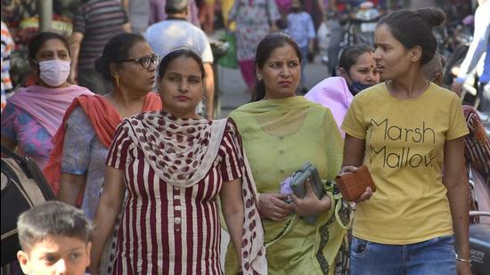 The worrying numbers bring out the callous attitude of residents, who are increasingly becoming complacent with regards to Covid-appropriate behaviour. (Harsimar Pal Singh/HT)