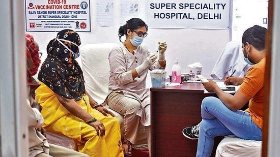 A vaccination centre at the Rajiv Gandhi Super Specialty Hospital on Wednesday. (HT Photo) A vaccination centre at the Rajiv Gandhi Super Specialty Hospital on Wednesday. (HT Photo)