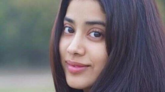 Janhvi Kapoor wrapped up Good Luck Jerry and left for the US. Janhvi Kapoor wrapped up Good Luck Jerry and left for the US.
