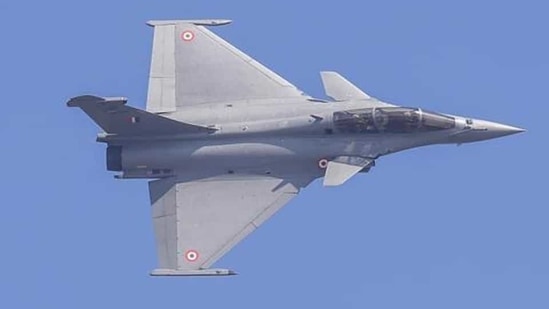 The Rafale fighters are the first imported jets to be inducted into the Indian Air Force in 23 year.(PTI file photo)