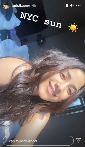 Janhvi Kapoor shared these no makeup boomerang clips. Janhvi Kapoor shared these no makeup boomerang clips.