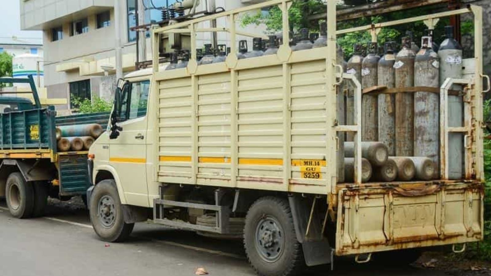 No permit needed for vehicles carrying oxygen cylinders till Sept 30