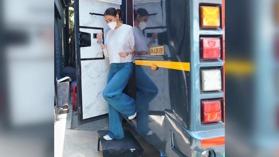 She teamed it with a pair of wide-legged denims and white sneakers. This is one classic look and you can never go wrong with it.(Varinder Chawla)