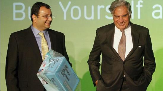 Ratan Tata (right) and Cyrus Mistry. (REUTERS File)