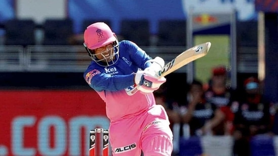 Robin Uthappa plays a pull. (IPL)