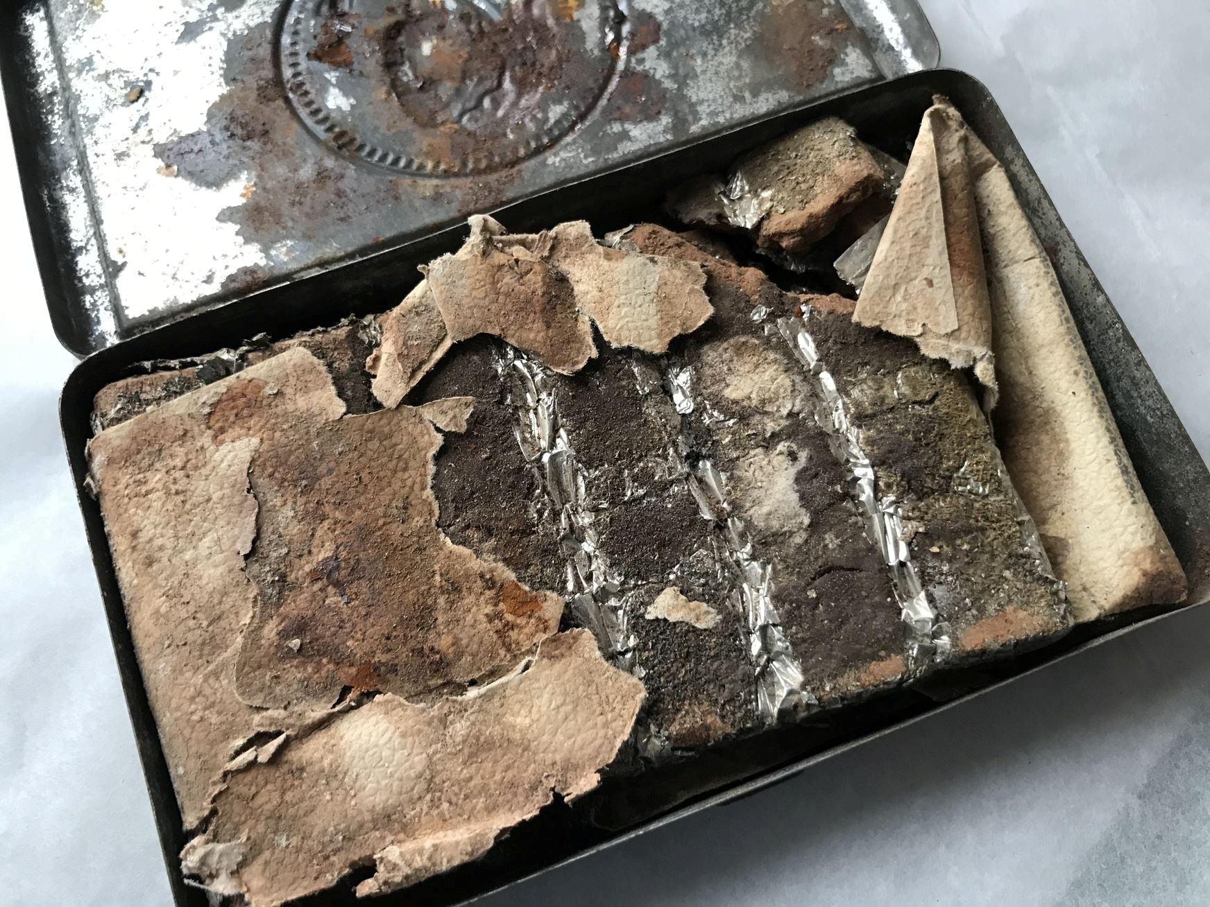 Batang coklat berusia 121 tahun dari batch yang dipesan oleh Ratu Victoria untuk pasukan Inggris yang bertempur di Afrika Selatan (via REUTERS)