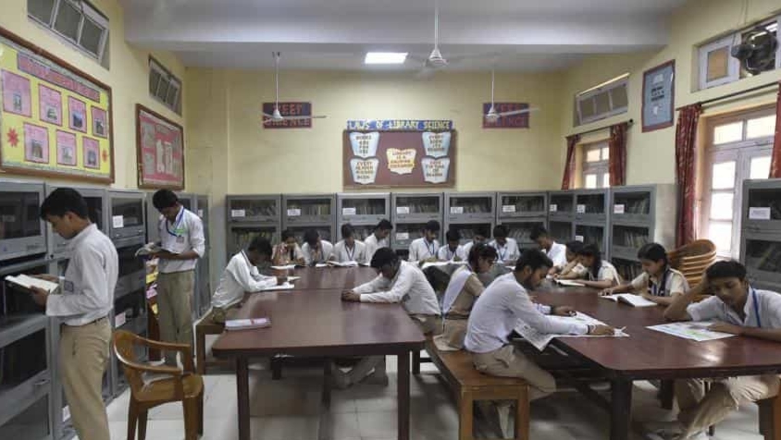 Delhi Schools Won't Hold Physical Classes Except For Class 9-12, Says ...