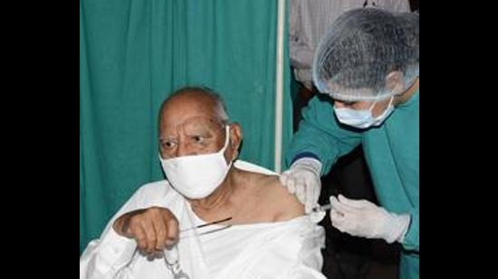 Ludhiana recorded the highest single-day vaccinations so far on Friday, as 12,384 people turned up for the jab, including 3,328 senior citizens. (HT File)