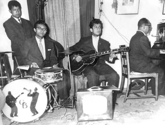 Early days in Darjeeling: (L-R) Peter Banks on bass, Manbir Singh on drums, Louiz Banks on guitar, and George Banks on piano. (Courtesy the publisher) Early days in Darjeeling: (L-R) Peter Banks on bass, Manbir Singh on drums, Louiz Banks on guitar, and George Banks on piano. (Courtesy the publisher)