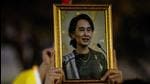 Eu sei que desta vez Suu Kyi é um ícone decaído, mas sua Liga Nacional para a Democracia é o governo eleito livre e justamente, e ela é de longe a líder mais popular do país.  (AFP)