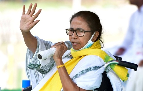 West Bengal chief minister Mamata Banerjee addresses a gathering at Cooch Behar in this file picture from April 2. (ANI Photo) West Bengal chief minister Mamata Banerjee addresses a gathering at Cooch Behar in this file picture from April 2. (ANI Photo)