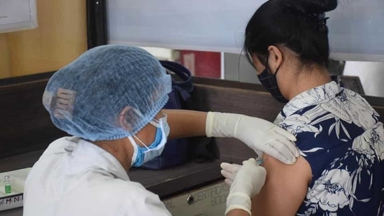 The total number of people vaccinated in Uttarakhand so far touched 1,27,526 by Saturday. (HT PHOTO). The total number of people vaccinated in Uttarakhand so far touched 1,27,526 by Saturday. (HT PHOTO).