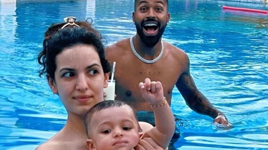 Natasa Stankovic with Hardik Pandya and Agastya.