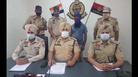 ADCP Jaskiranjit Singh Teja addressing the media regarding the arrest in Ludhiana on Saturday. (HT Photo)