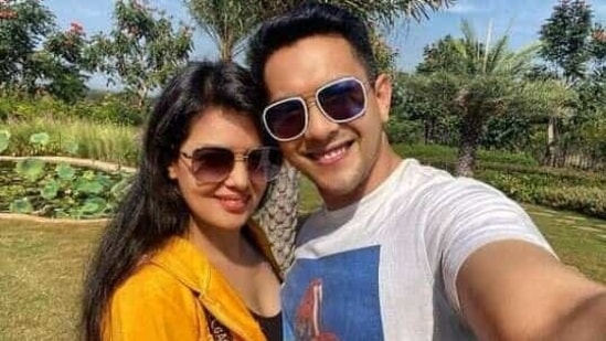 Aditya Narayan with wife Shweta Agarwal.