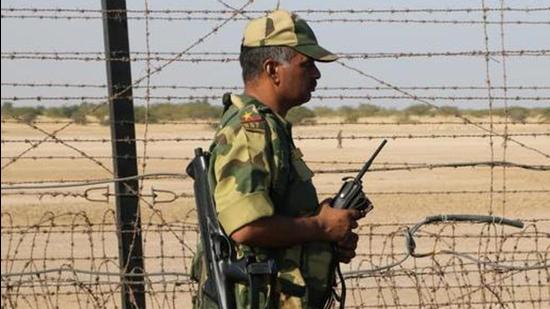 Narabet , India – December 24, 2016: Inauguration of the border viewing point as part of "Seema Darshan" or Border visit programme at BOP Narabet near India-Pakistan international border in Gujarat, India, on Saturday, December 24, 2016. (Photo by Siddharaj Solanki/ Hindustan Times)