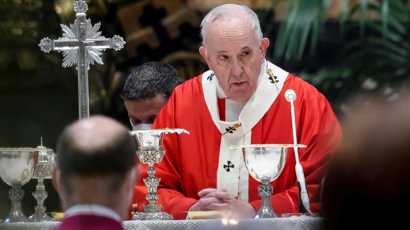 Pope, in Easter message, slams weapons spending in time of ...