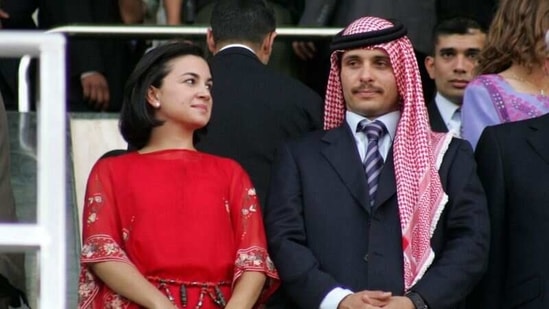 Jordan's Prince Hamza (R) and his wife Princess Noor at the 10th anniversary of King Abdullah's accession to the throne, on June 9, 2009, in Amman. (File Photo: Reuters)