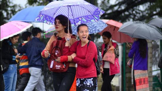 There was a slight increase in day and night temperatures across the state. The minimum temperatures increased by 1-2°C. However, they were 3-4°C below normal. (Representative Image/HT File) There was a slight increase in day and night temperatures across the state. The minimum temperatures increased by 1-2°C. However, they were 3-4°C below normal. (Representative Image/HT File)