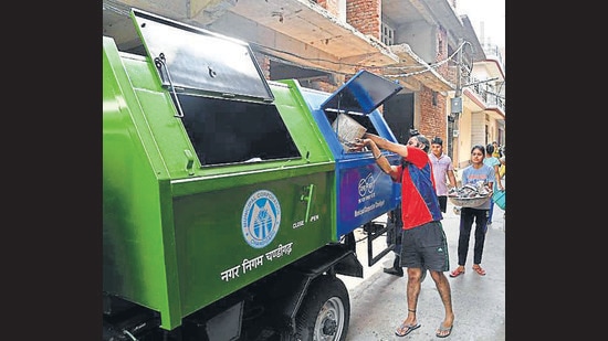 Two-lakh residents give feedback on the MC’s performance in sanitation and waste management. It is a marked improvement from the meagre 3.29% participation last year. (HT FILE PHOTO)